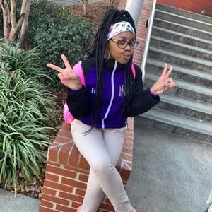 Meet your Posher, Carla